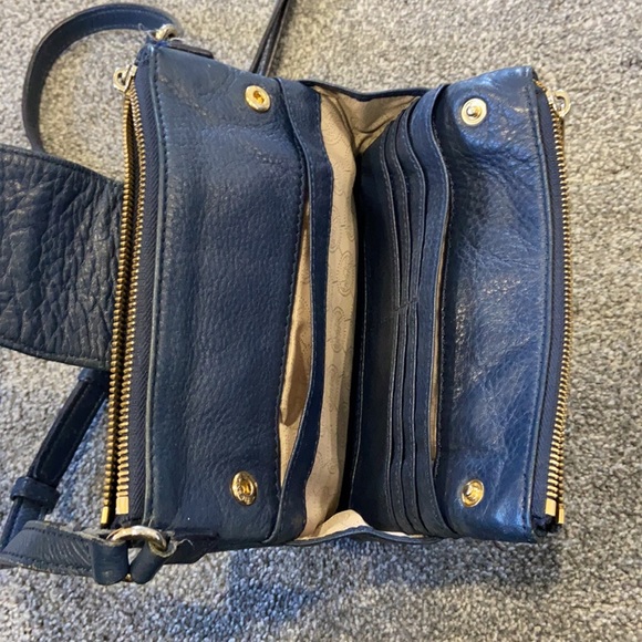 Michael Kor’s purse - Picture 3 of 8